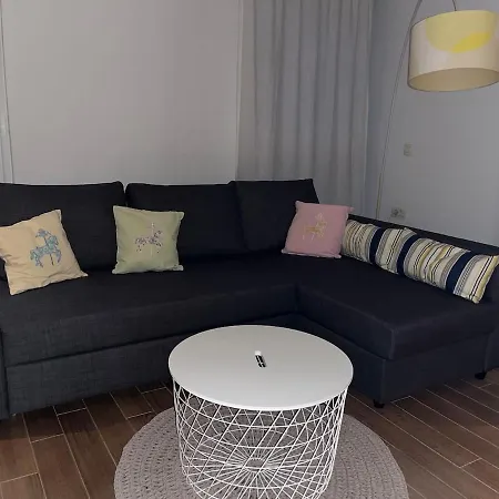 Ideally Located Designer Flat Lägenhet *